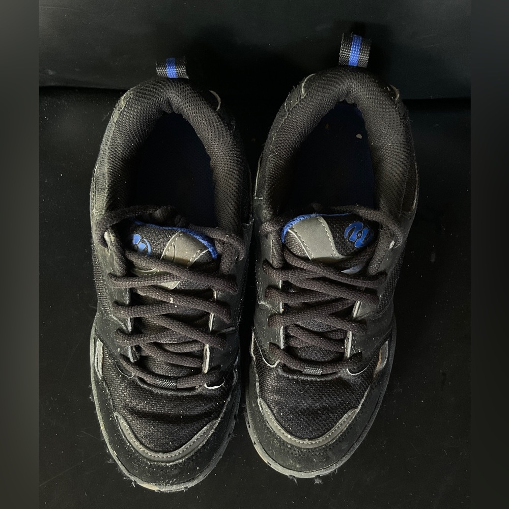 HEELYS ● Black and Blue Wheeled Sneakers ● Y2K